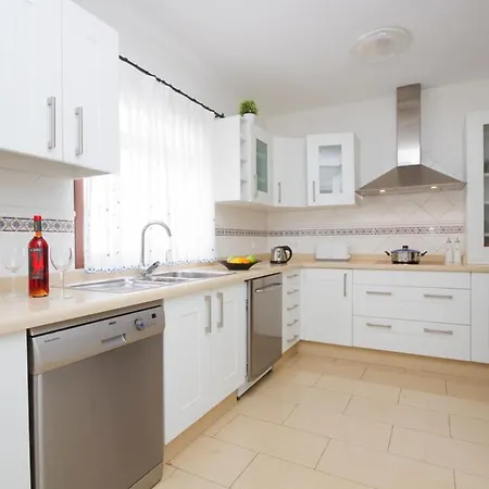 Puerto Del Carmen Sleeps 6 Pool Wifi Villa *